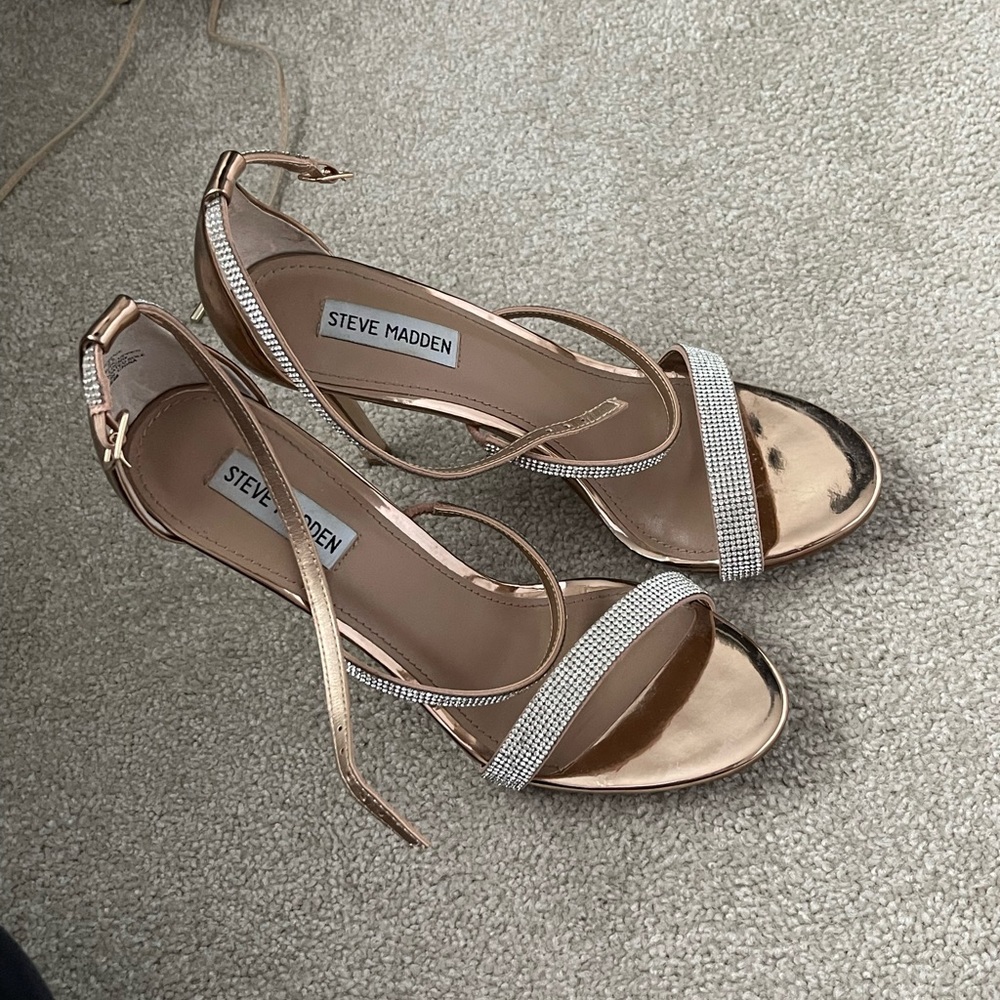 ROSE GOLD STEVE MADDEN HEELS - Picture 1 of 7